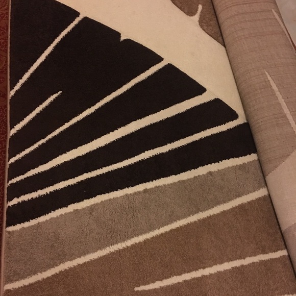 Modern Rug - Picture 2 of 3